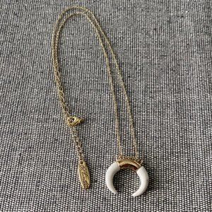 Crescent Horn Plunder Necklace